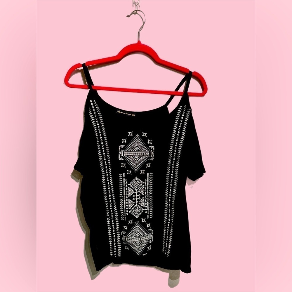 MiRAY Fashion cold shoulder black top with white embroidery